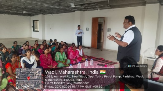 महिला दिना निमित्त हर फाउंडेशन व नगरपरिषद वाडी संयुक्त विद्यमाने बचत गटातील महिलांकरिता आर्थिक सक्षमीकरण व रोजगार संधी कार्यक्रम नगरपरिषद वाडी येथे (कोपल प्रायव्हेट लिमिटेड व्यवस्थापकीय संचालक) श्री आशिष कृ. तगलपल्लेवार यांनी महिलांच्या कौशल्याचा विचार करून त्यांना रोजगाराची संधी व महिलांना आर्थिक