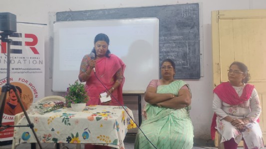 हर Hygiene ,Education to Ruler(HER) foundation व cyber ambassador Nashik यांच्या संयुक्त विद्यमाने विद्यार्थ्यांकरिता नवप्रतिभा हायस्कूल, सक्करदरा नागपुर येथे सायबर ॲम्बेसिडर अवेअरनेस कार्यक्रम ऑनलाईन पद्धतीने आयोजित करण्यात आला.