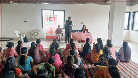 महिला स्वयं-सहाय्यता गट व सक्षमीकरण
